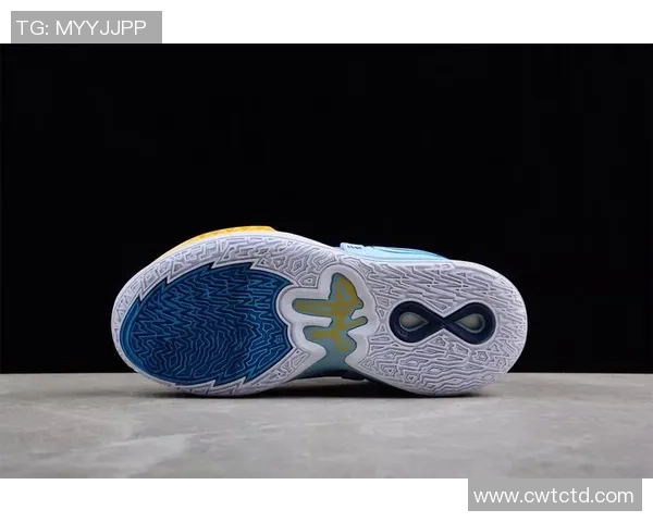 欧文新鞋发布会引发热议踩踏耐克Logo展现艺术无界限